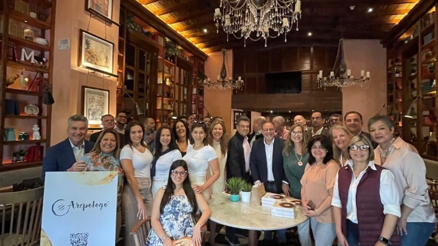 Arepólogo  Corporativo